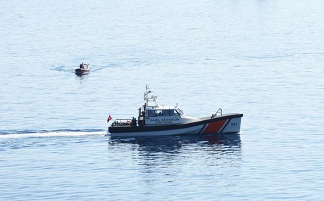 Göçmenleri taşıyan bot battı: 5 ölü