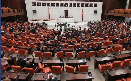 ANKARA - Irak ve Suriye tezkeresi kabul edildi