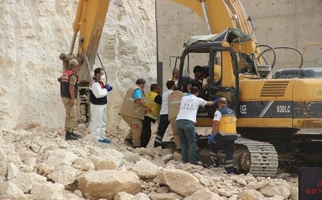 Patlatılmayan dinamit can aldı