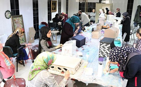 Vanlı kadınlar kurslarla meslek sahibi oluyor