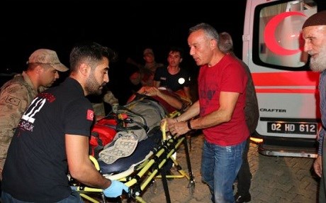 Li Çiyayê Nemrûd minîbusa geştyaran wergeriya: 16 kes birîndar bûn