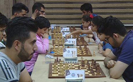 یانه‌ی خانزاد پاڵه‌وانیه‌تییه‌كی شه‌تڕه‌نجی كرده‌وه‌