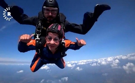 Xweavêtina bi paraşût ji esmanan