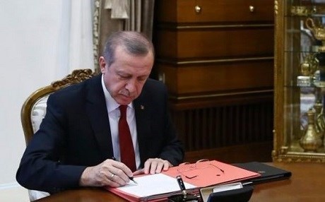 Erdogan 21 parêzgar ji kar dûr xistin