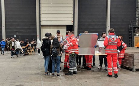 Almanya'da bomba ihbarı: Binlerce kişi tahliye edildi!