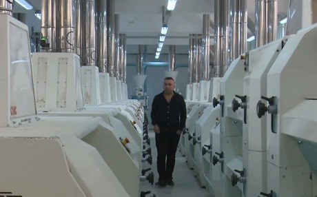 Ji ber qedexeya hinardekirinê kargehên ard li ber keviyê îflasê ne