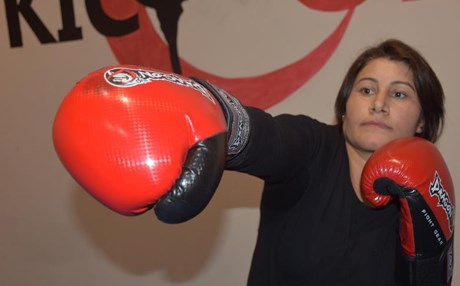 ADIYAMAN - Sağlıklı yaşam için kick boksa başladı