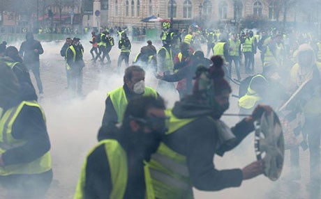‘Sarı yelekliler’ Juncker’in Fransa ziyaretine engel oldu