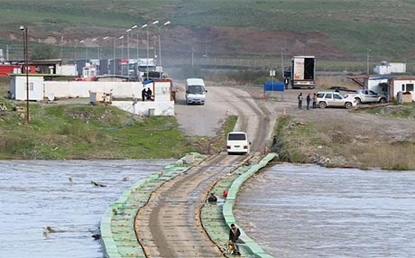 هاتووچۆ بە بەلەم لەنێوان باشوور و رۆژئاوای کوردستان راگیرا