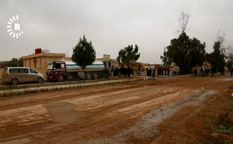 Li Rojavayê Kurdistanê neft li xelkê tê belavkirin