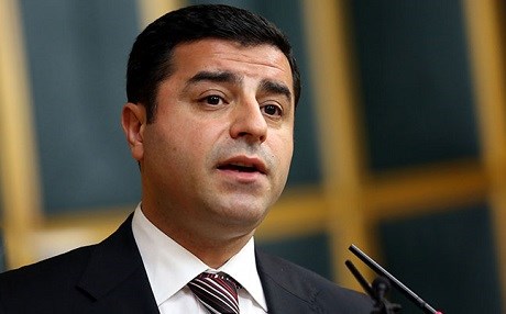 Demirtaş: 3 AKPyî, yekî HDPyî dadirizînin