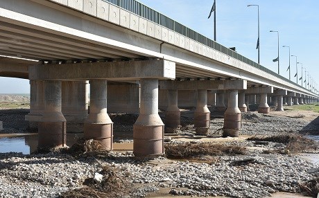 KERKÜK- En uzun köprüde çökme riski