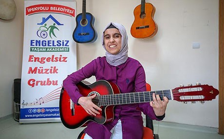 VAN - Görme engelli kızın müzik başarısı