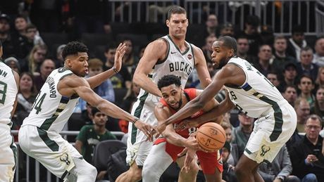 لە NBA میلواکی لە نیو ئۆرلێنسی بردەوە