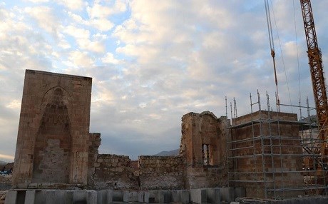 Hasankeyf’te 611 yıllık minare yeni yerinde inşa ediliyor