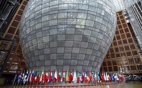 AB'nin güçlendirilmiş Schengen sistemi yürürlüğe girdi