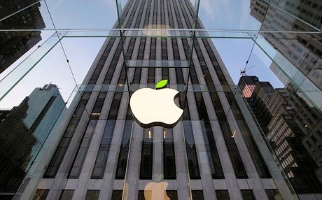 Apple ilk kez satış tahminini düşürdü