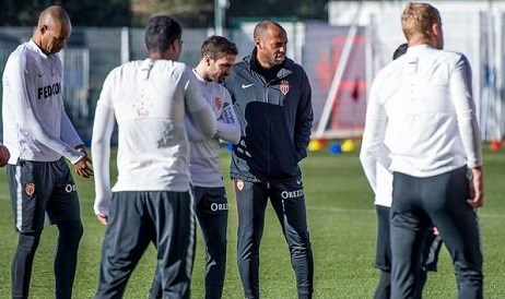 مۆناکۆ خۆی بۆ یارییەکی گرنگ ئامادەدەکات