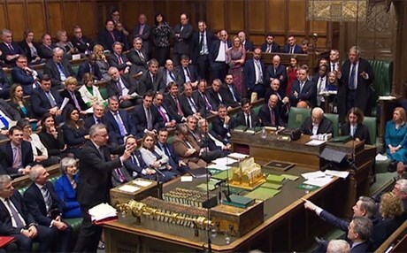İngiltere Parlamentosu’nda kritik oylama