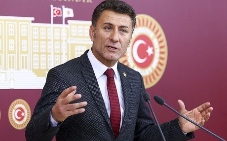 Parlamenterekî CHPê: 52 hezar ton zeyta zeytûnên Efrînê hatiye talankirin