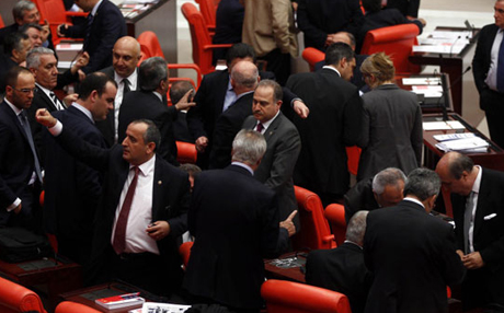 Bi dengê AKP û BDPê 'Komîsyona Pêvajoyê' hat pejirandin