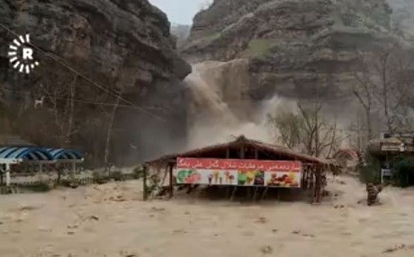 Li Geliyê Elî Beg çend cihên geştyarî di bin avê de man