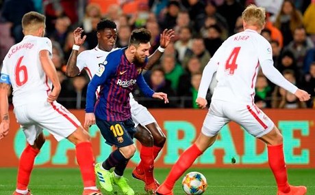 ماركا: ركلة جزاء برشلونة أمام إشبيلية غير صحيحة