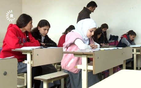 Li Hewlêrê dibistanên koçberên Rojavayê Kurdistanê di qeyranê de ne