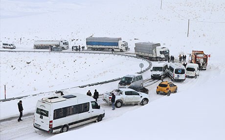 Meteorolojiden Kürt illeri için buzlanma ve çığ uyarısı