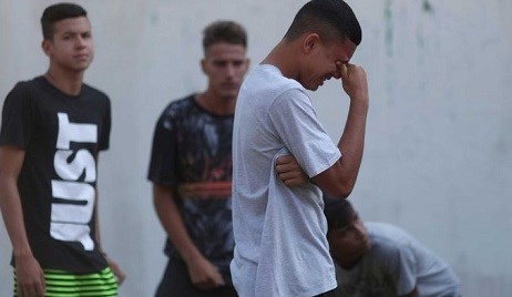 ڤیدیۆ.. 10 یاریزانی یانه‌ی فلامینگۆ گیانیان له‌ده‌ست دا