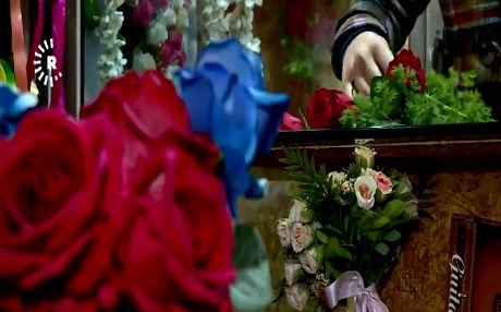 Bi nêzîkbûna roja evîndariyê bazara gulan germ bûye