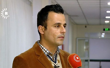 پۆلیسێکی خەڵکی زەڕایەن بەشێک لە جگەری خۆی دەبەخشێتە ئاڵا