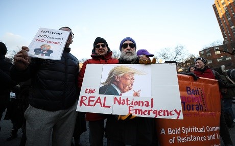 Trump'ın 'acil durum ilanı' protesto edildi