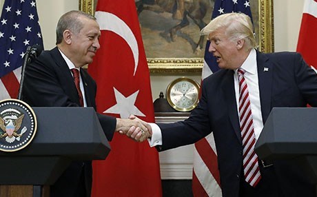 Trump û Erdogan rewşa Sûriyê û 'herêma aram' gotûbêj kirin