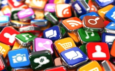 WSJ: Uygulamalar, hassas kişisel verilerinizi Facebook ile paylaşıyor