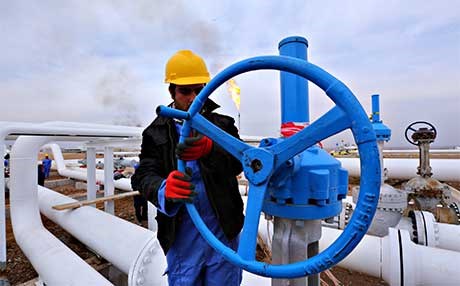 بازرگانانی نەوت پێشبینی بەرزبوونەوەی نرخی نەوت دەكەن