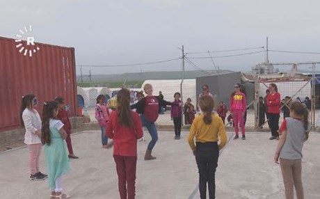 منداڵانی کەمپی کەبەرتوو فێری سەمای بالێ دەکرێن