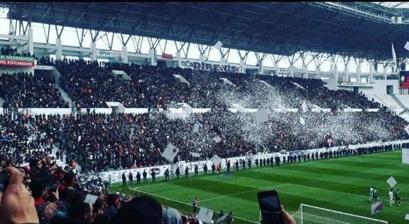 ڤیدیۆ؛ لە یارییەکی یانەیەکی کوردستان شەڕ و ئاژاوە روویدا