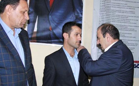 Hakkari’de CHP'li başkan adayı istifa edip AK Parti'ye geçti