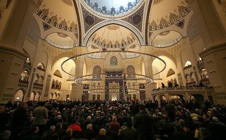 Çamlıca Camii ibadete açıldı