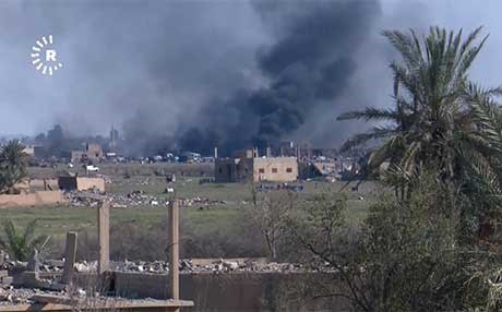 Li Baxozê sê xwekujên DAIŞê xwe teqandin