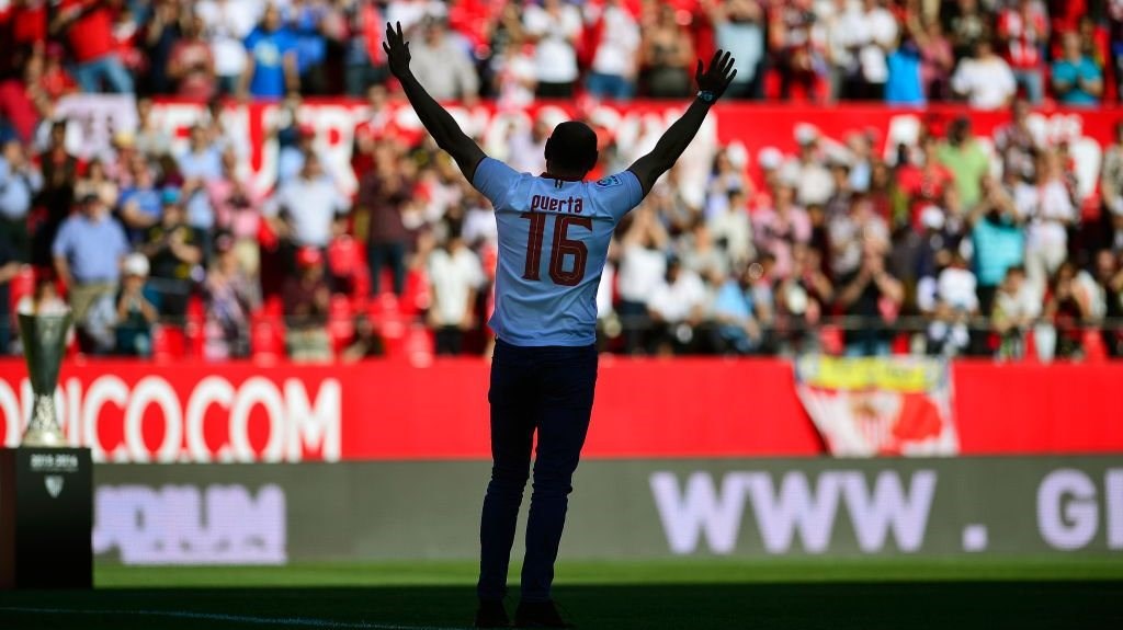 وێنە؛ ئەستێرەی گواستنەوەی یاریزانان گەڕایەوە یانەکەی