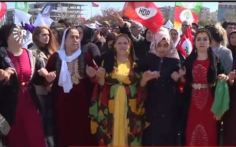 HDPê li Stenbol û Enqerê mitîng û Newroz kir yek