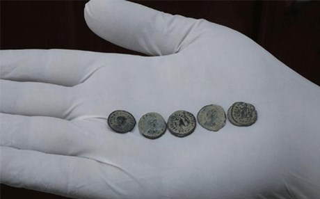 Diyarbakır'da Roma dönemine ait 180 sikke ele geçirildi
