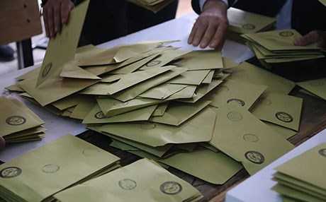 Yusufeli’nde yeni sayım sonucunda AK Parti adayı 3 oyla kazandı