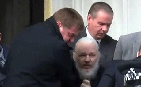 Wikileaks'in kurucusu Assange, Londra'da tutuklandı