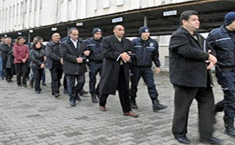 Dadgeha Amedê daxwaza berdana 43 girtiyên siyasî yên kurd red kir