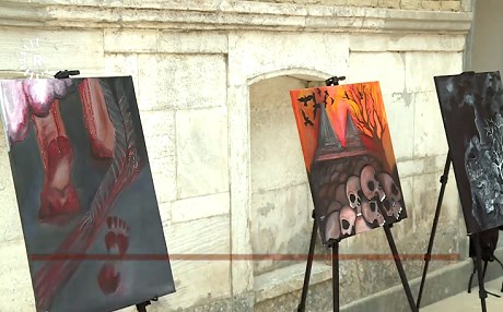 Hunermenda Kurd êşa keç û jinên Kurdên Êzidî kire tablo