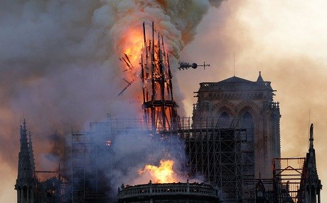 Beşeke mezin ji dêra Notre Dame Cathedral şewitî