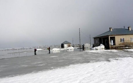 Nehil Deresi taştı: 5 ev sular altında kaldı